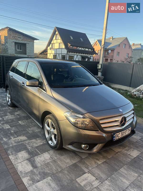 Mercedes-benz B 250 (2012)
