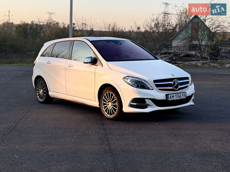 Mercedes-benz B 250 (2015)