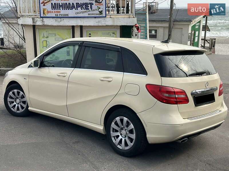 Mercedes-benz B-class (2012)