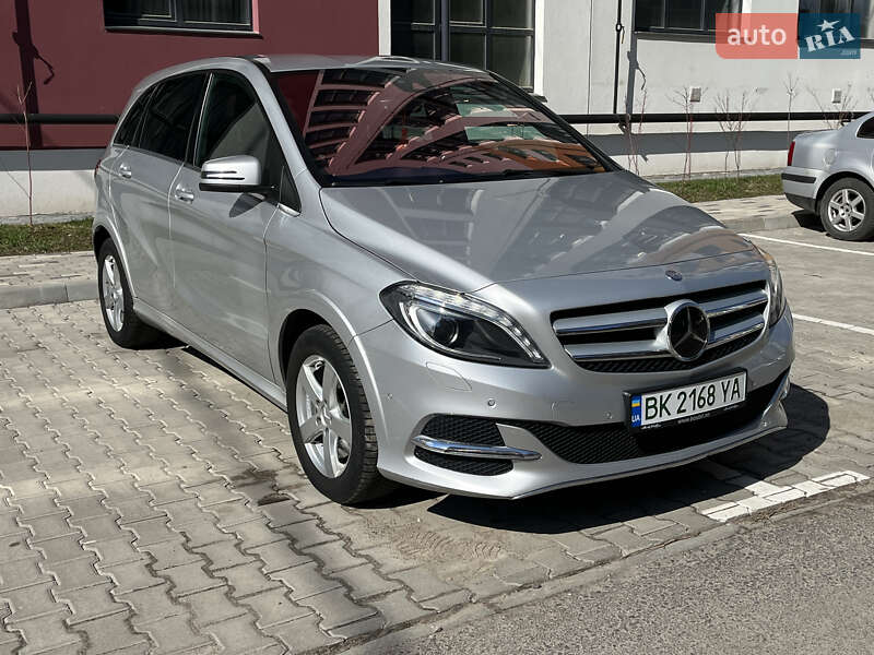 Mercedes-benz B-class (2015)