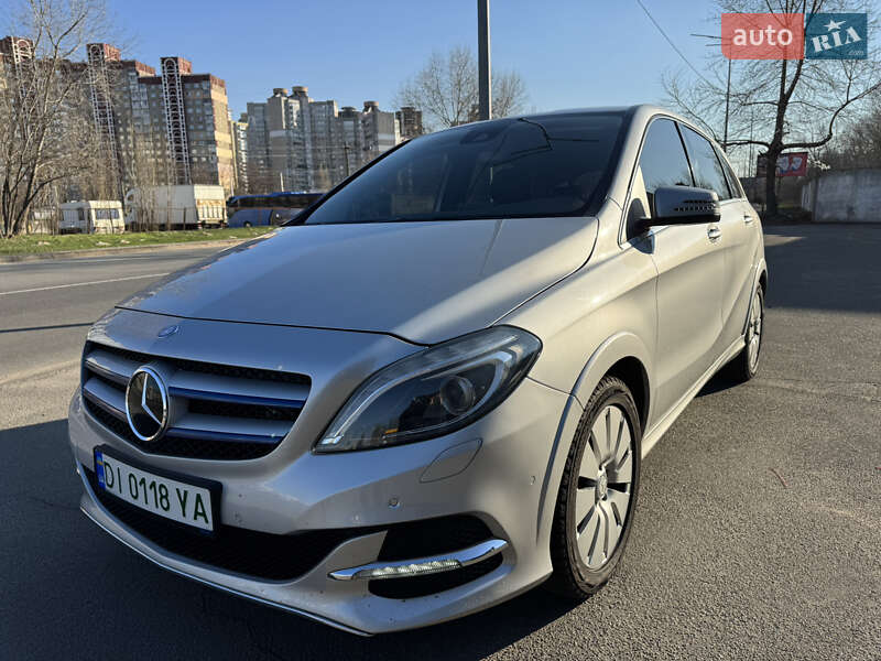 Mercedes-benz B-class (2015)