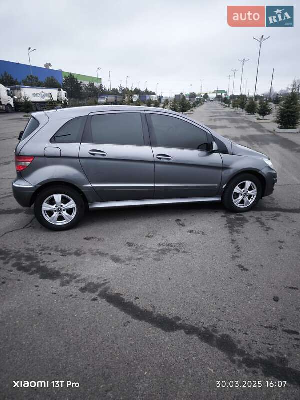 Mercedes-benz B-class (2009)