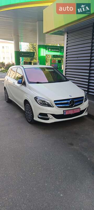 Mercedes-benz B-class (2015)