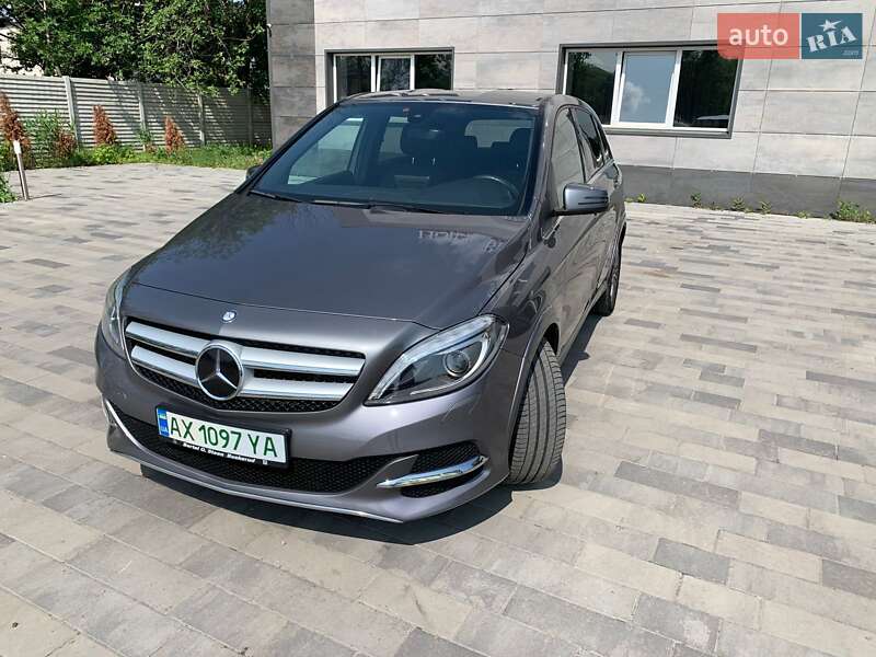 Mercedes-benz B-class (2016)