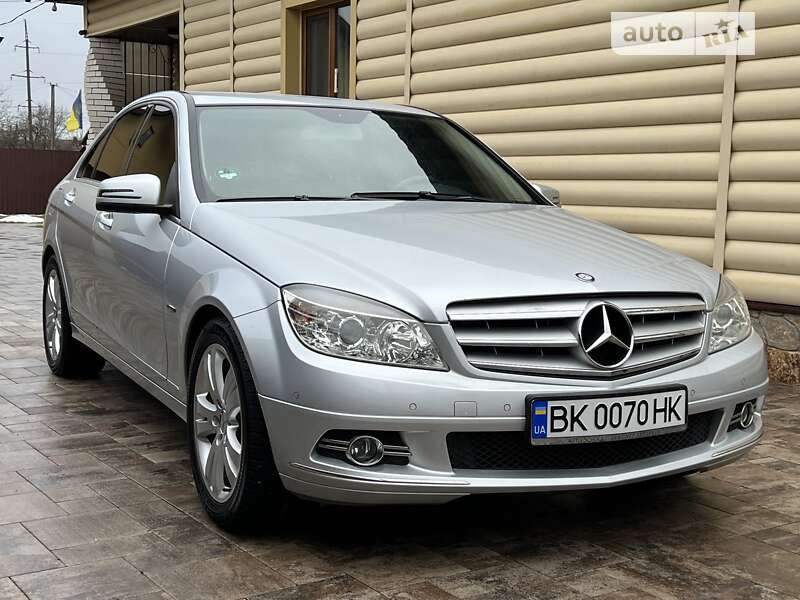 Mercedes-benz C 180 (2010)