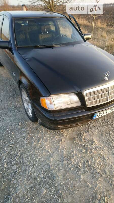 Mercedes-benz 202 (2000)