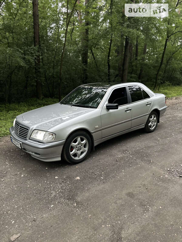 Mercedes-benz 280 (1998)