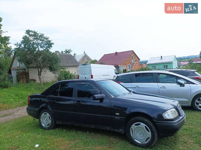 Mercedes-benz 202 (1996)