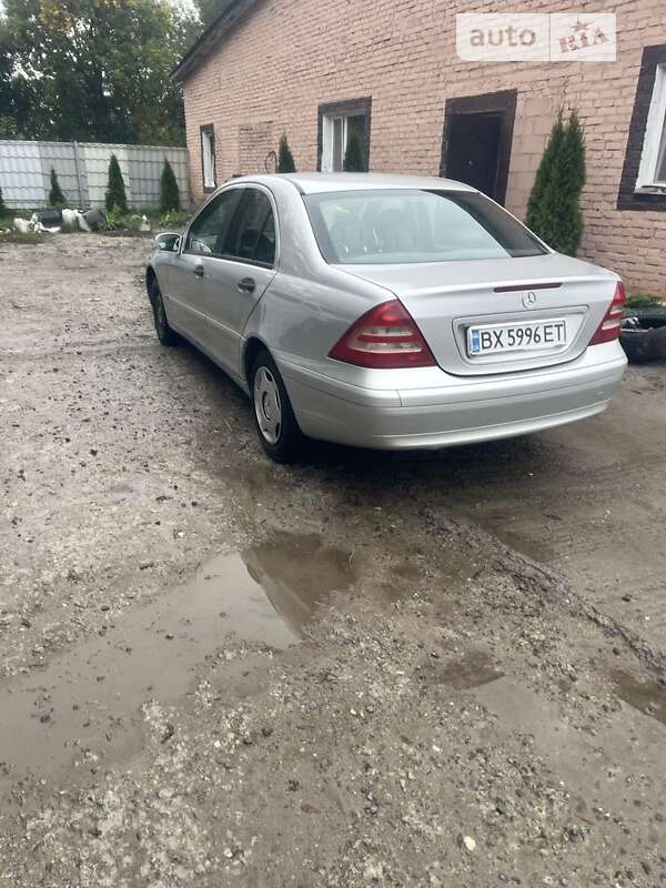 Mercedes-benz C 180 (2002)