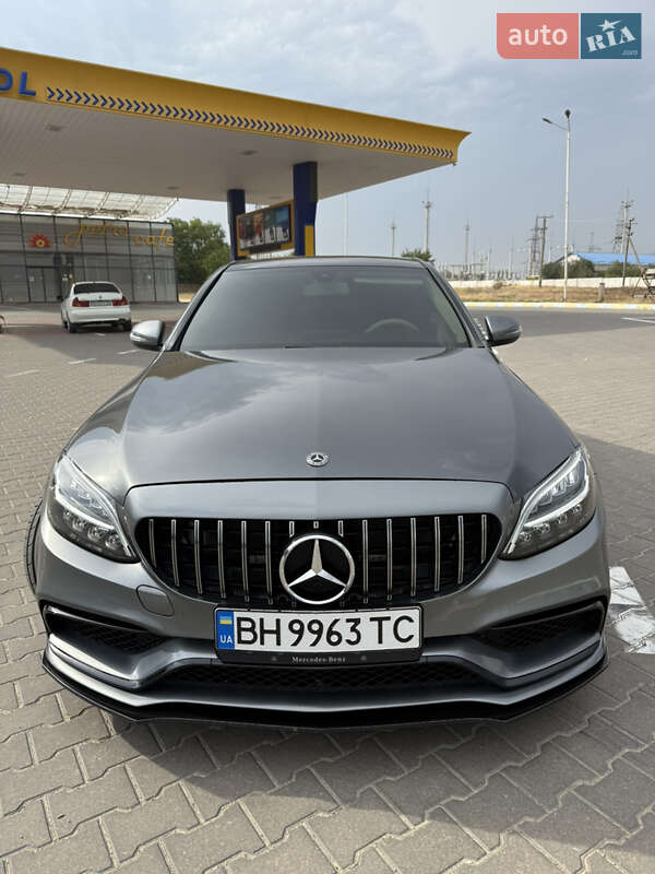 Mercedes-benz C-class (2017)