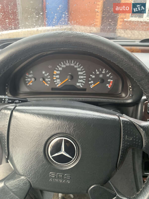 Mercedes-benz Clk-class (1998)