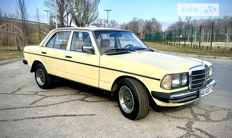 Mercedes-benz E-class (1980)