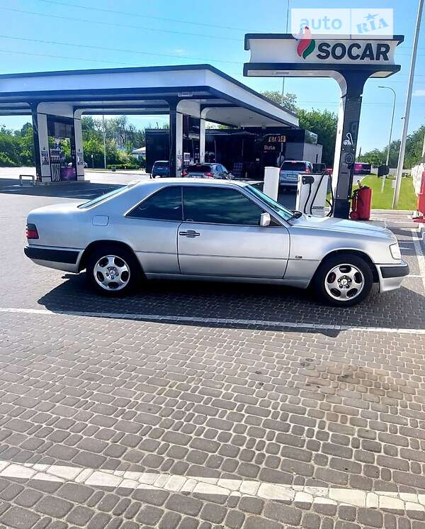Mercedes-benz 320 (1993)