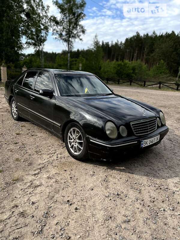 Mercedes-benz 220 (1996)