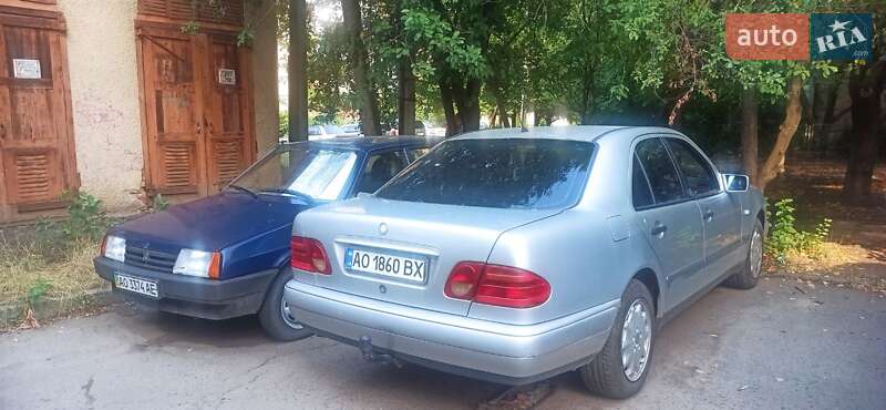 Mercedes-benz E 220 d (1997)