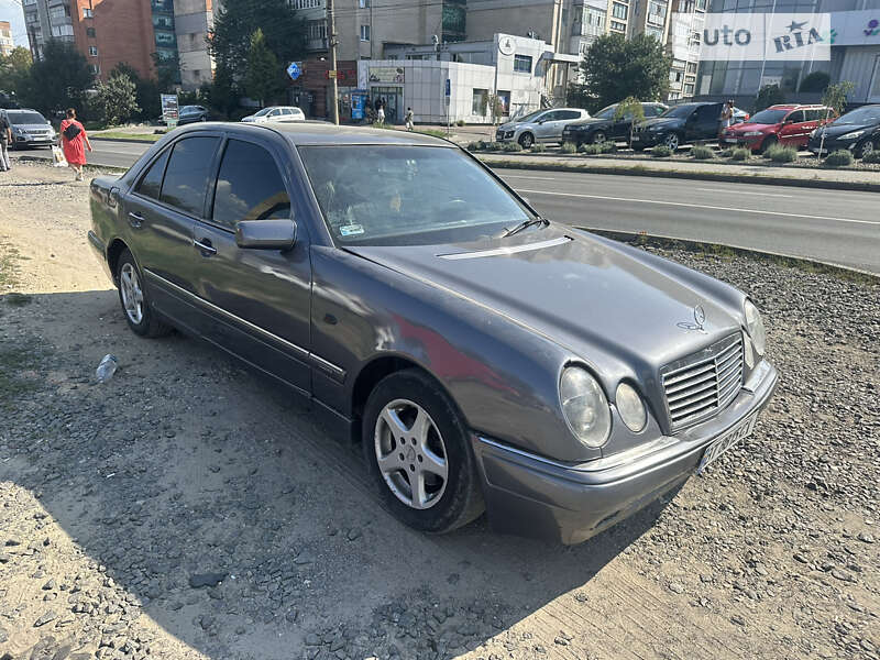 Mercedes-benz 230 e (1996)