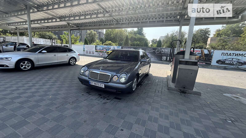 Mercedes-benz 230 e (1996)