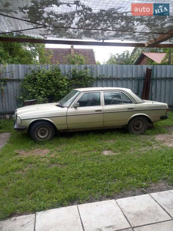Mercedes-benz E-class (1983)