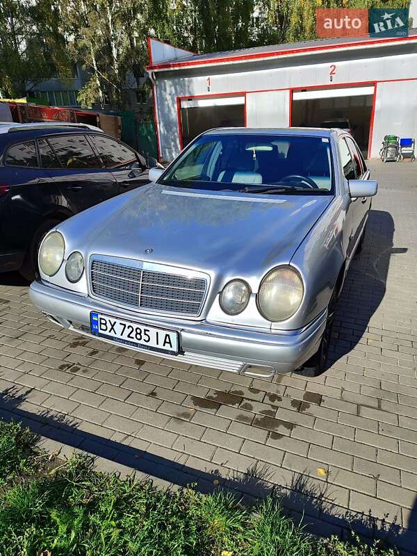 Mercedes-benz E 220 (1998)