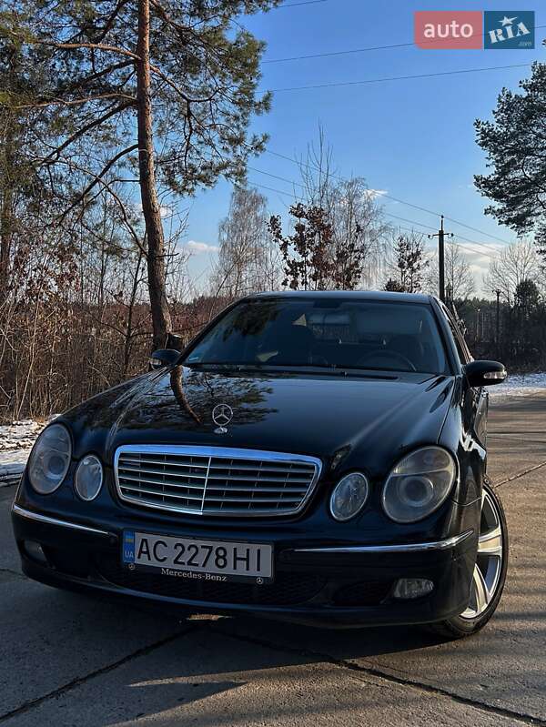 Mercedes-benz E-class (2005)