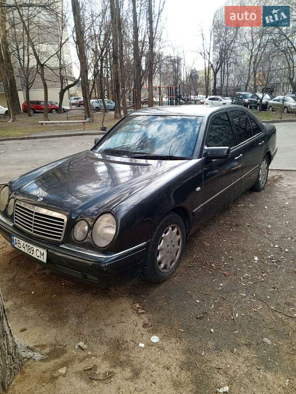 Mercedes-benz E-class (1996)