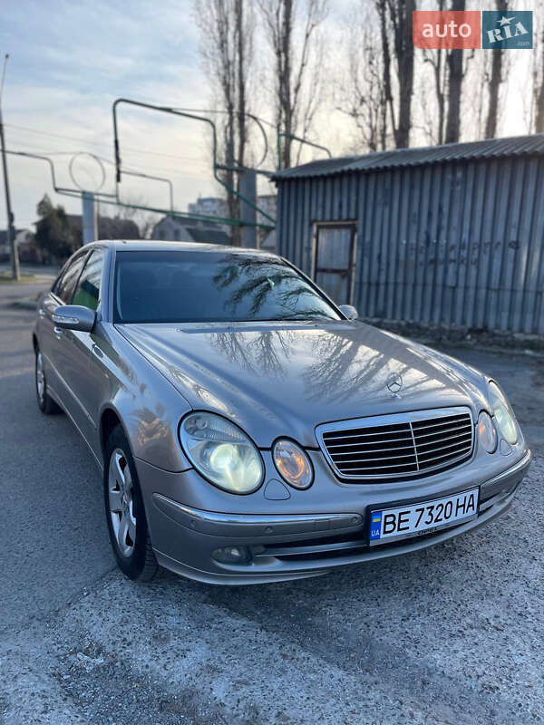 Mercedes-benz E-class (2004)
