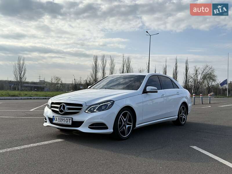 Mercedes-benz E-class (2015)