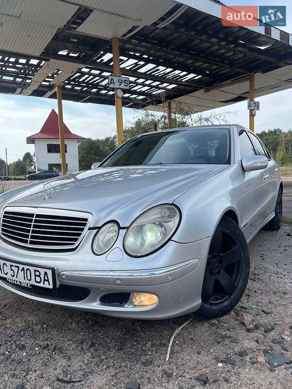 Mercedes-benz E-class (2004)