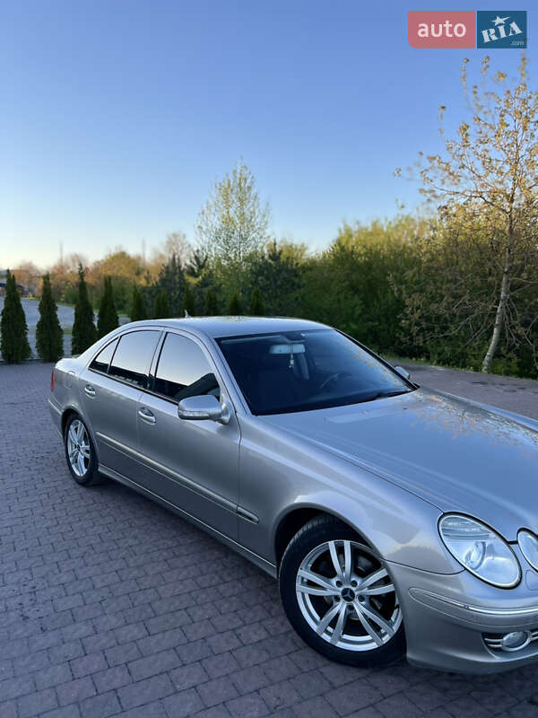 Mercedes-benz E-class (2006)