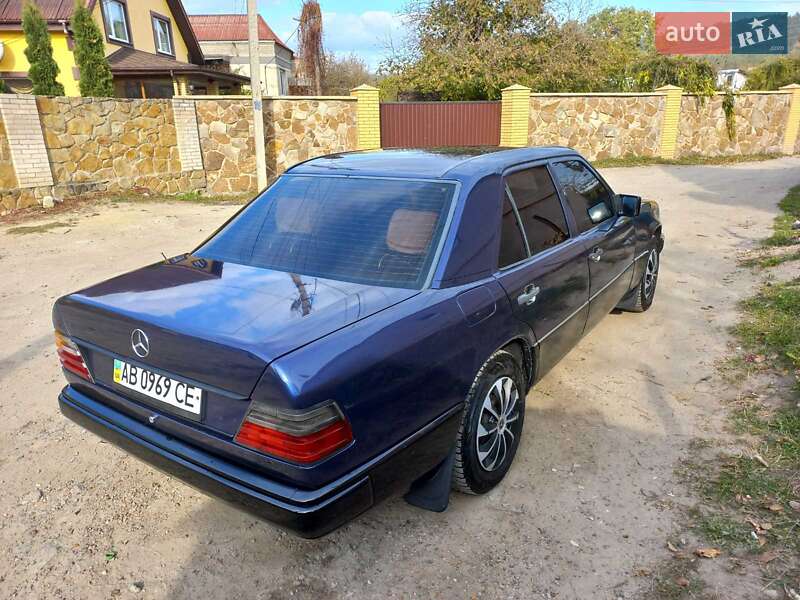 Mercedes-benz E-class (1988)