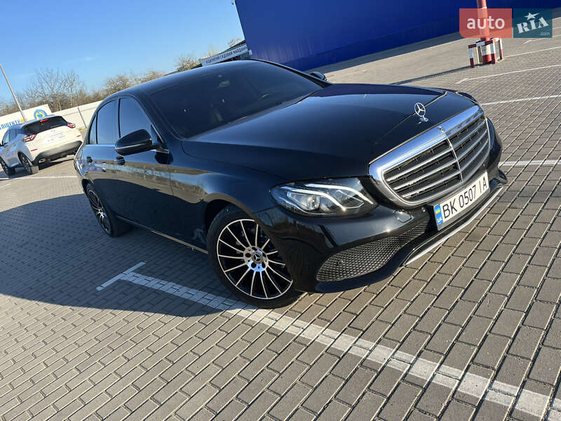 Mercedes-benz E-class (2017)