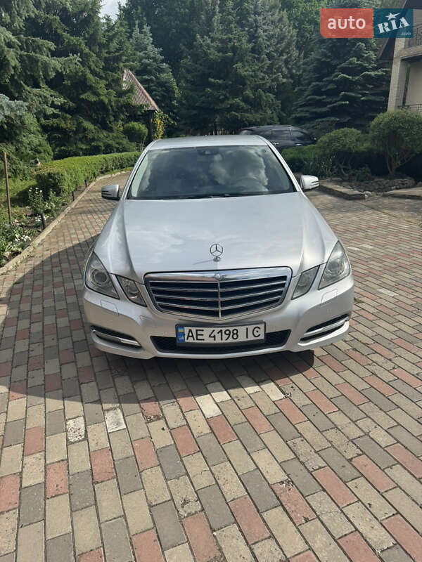 Mercedes-benz E-class (2012)