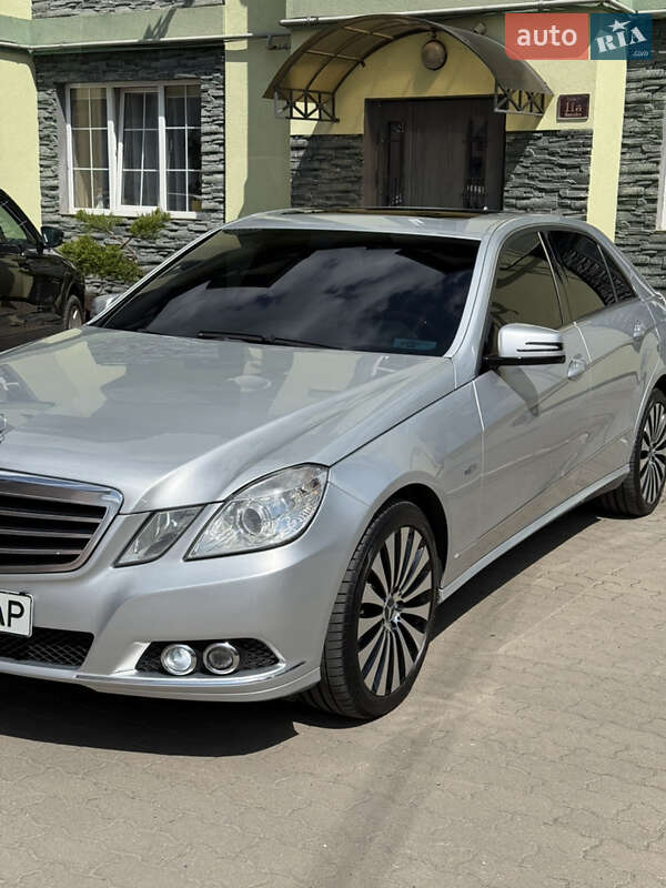 Mercedes-benz E-class (2011)