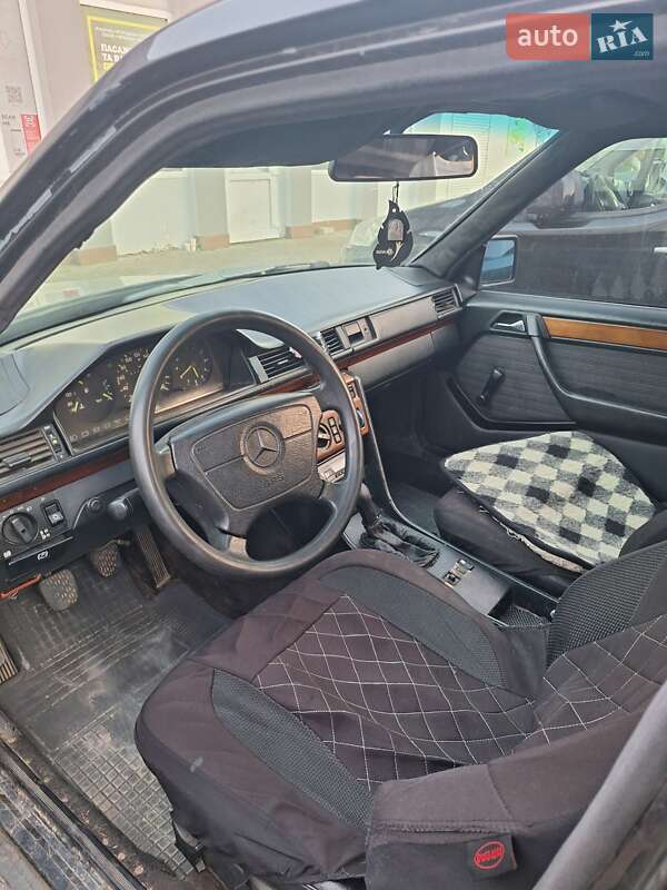 Mercedes-benz E-class (1985)