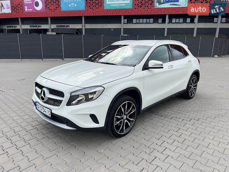 Mercedes-benz Gla-class (2015)