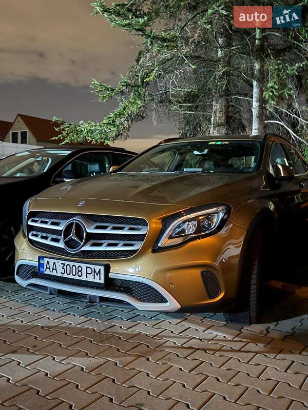 Mercedes-benz Gla-class (2017)