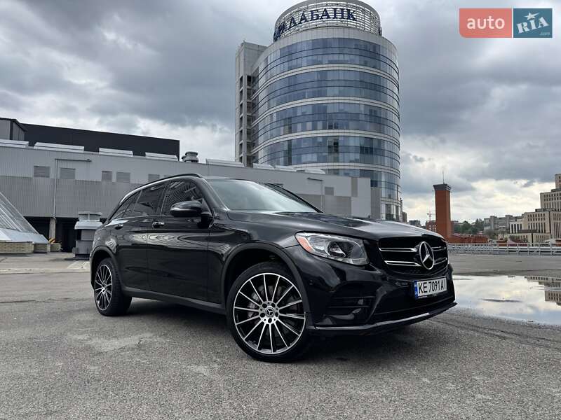 Mercedes-benz Glc-class (2017)