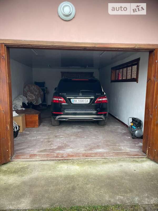 Mercedes-benz M-class (2012)
