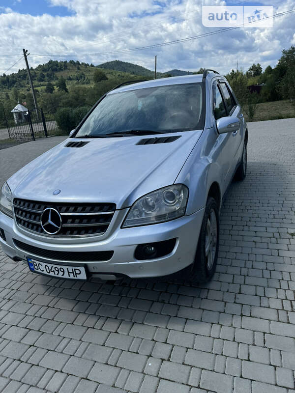 Mercedes-benz Ml 320 (2005)
