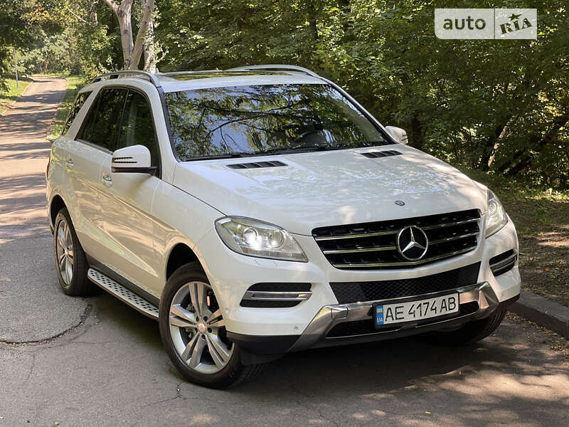 Mercedes-benz M-class (2015)