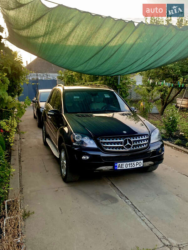 Mercedes-benz M-class (2008)