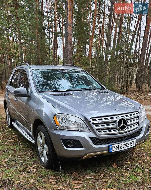 Mercedes-benz M-class (2010)