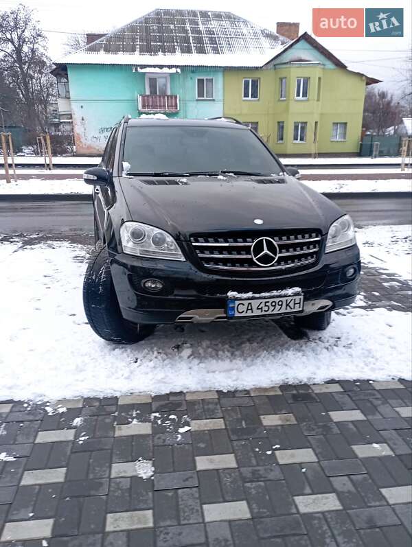 Mercedes-benz M-class (2005)