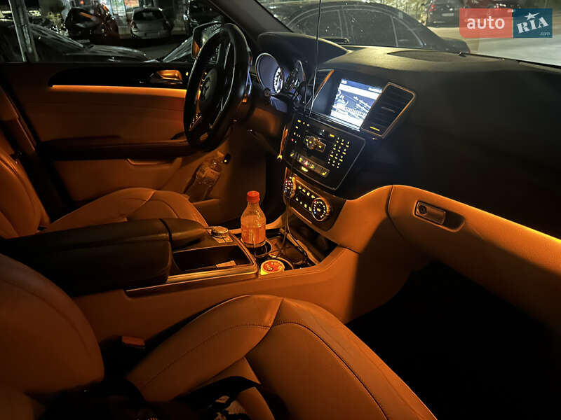 Mercedes-benz M-class (2012)