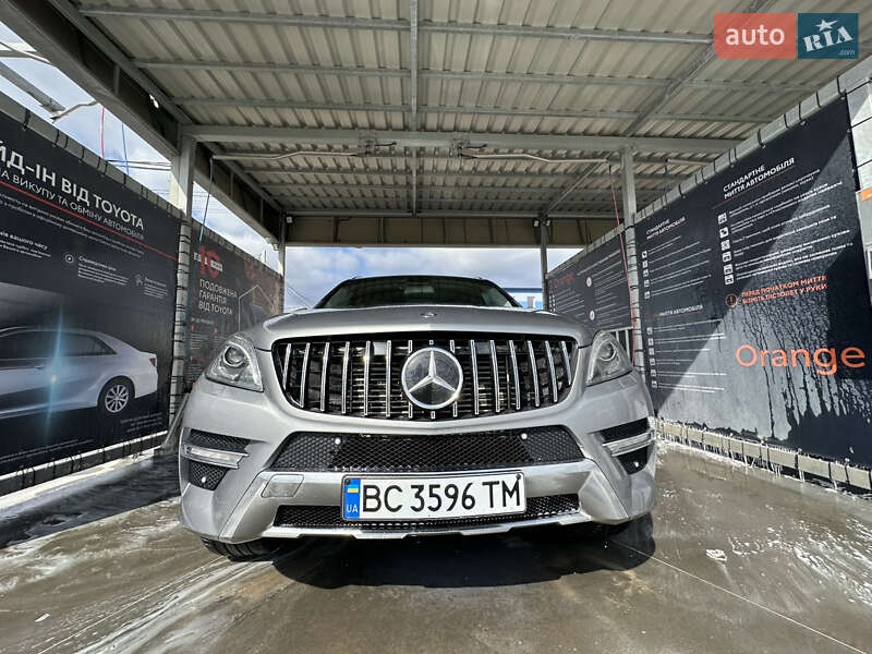 Mercedes-benz M-class (2012)