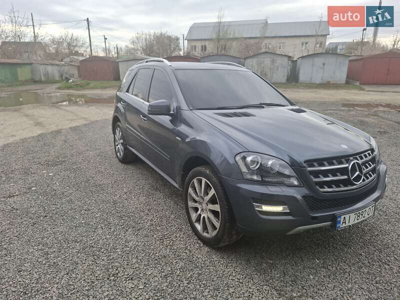 Mercedes-benz M-class (2010)