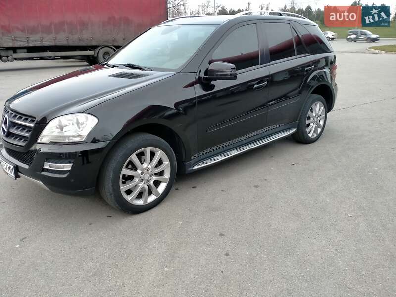 Mercedes-benz M-class (2011)