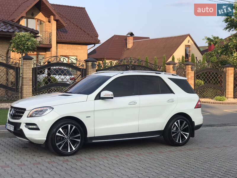 Mercedes-benz M-class (2012)