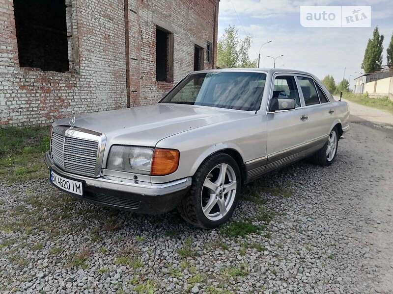 Mercedes-benz 300d (1981)