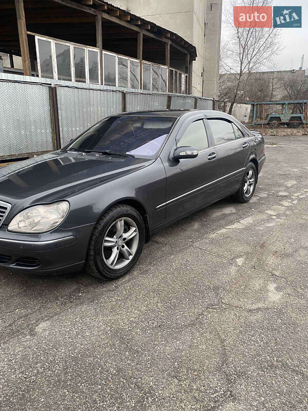 Mercedes-benz S-class (2003)